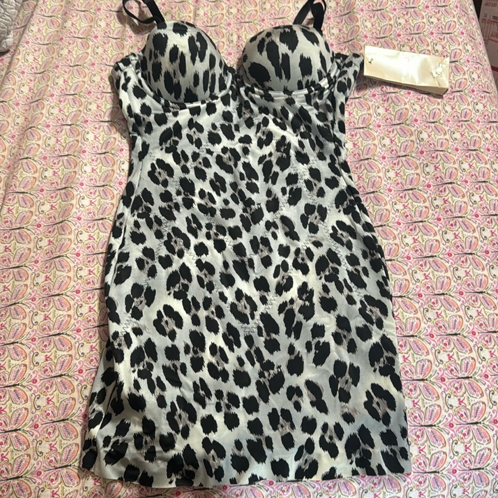 Victoria secret body shaper size 34B NWT’s